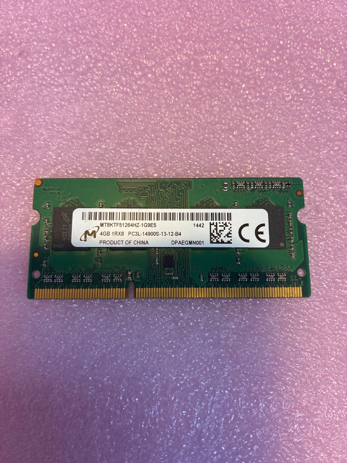 Память Micron DDR3 4GB SODIMM 1866 МТ/с (MT8KTF51264HZ-1G9E5) — фото 2