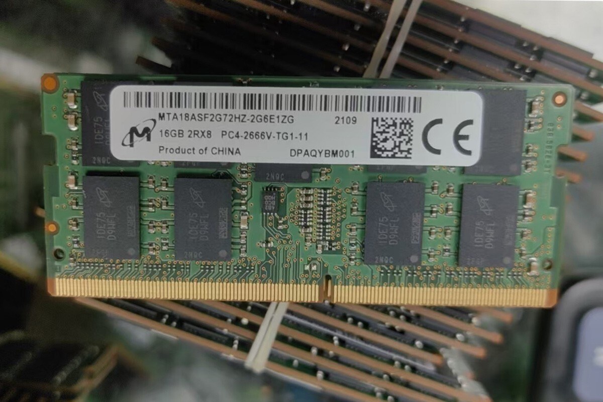 Память Micron DDR4 16GB SOEDIMM 2666 МТ/с (MTA18ASF2G72HZ-2G6E1) — фото 1