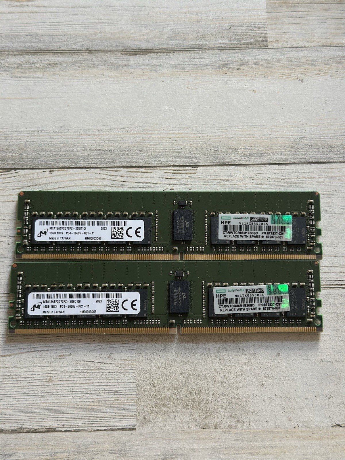 Память Micron DDR4 16GB RDIMM 2666 МТ/с (MTA18ASF2G72PZ-2G6D1) — фото 1