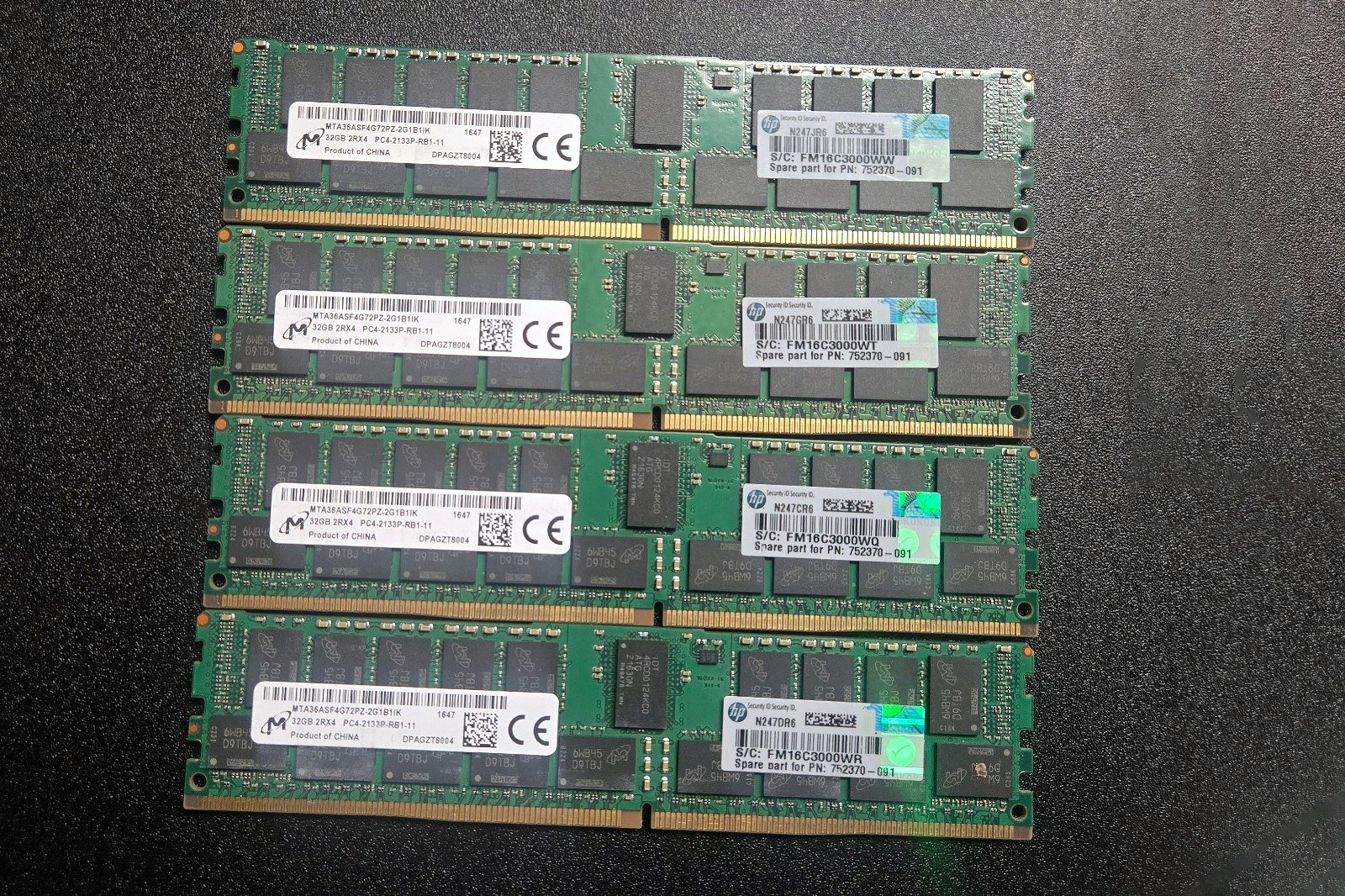 Память Micron DDR4 32GB RDIMM 2133 МТ/с (MTA36ASF4G72PZ-2G1B1) — фото 1