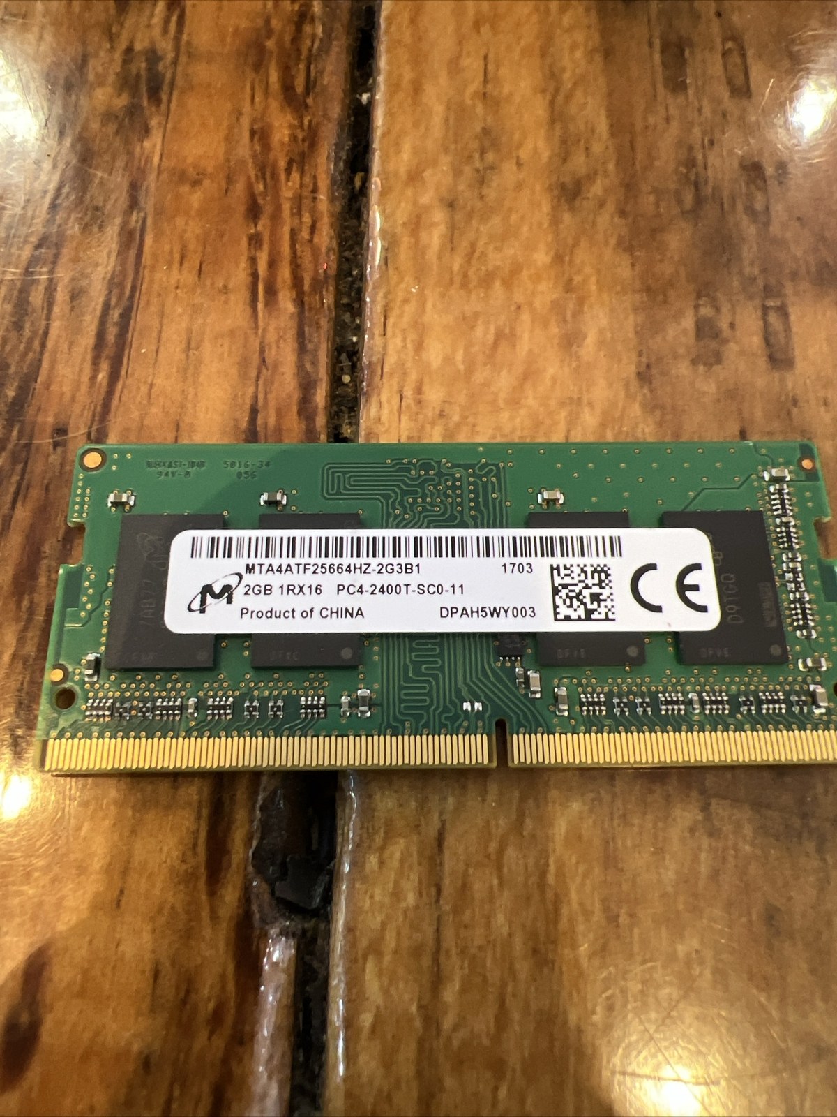 Память Micron DDR4 2GB SODIMM 2400 МТ/с (MTA4ATF25664HZ-2G3B1) — фото 1