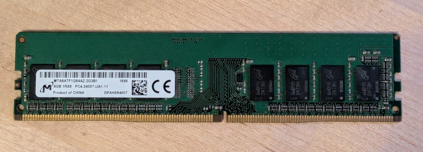 Память Micron DDR4 8GB UDIMM 2400 МТ/с (MTA8ATF1G64AZ-2G3B1) — фото 1
