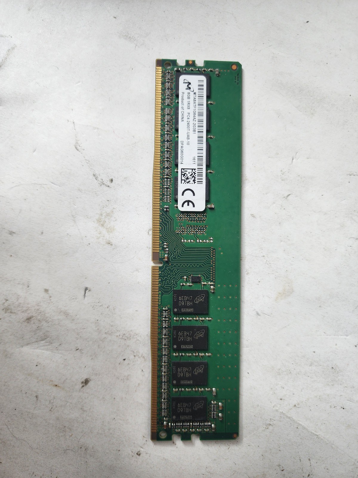 Память Micron DDR4 8GB UDIMM 2400 МТ/с (MTA8ATF1G64AZ-2G3B1) — фото 2