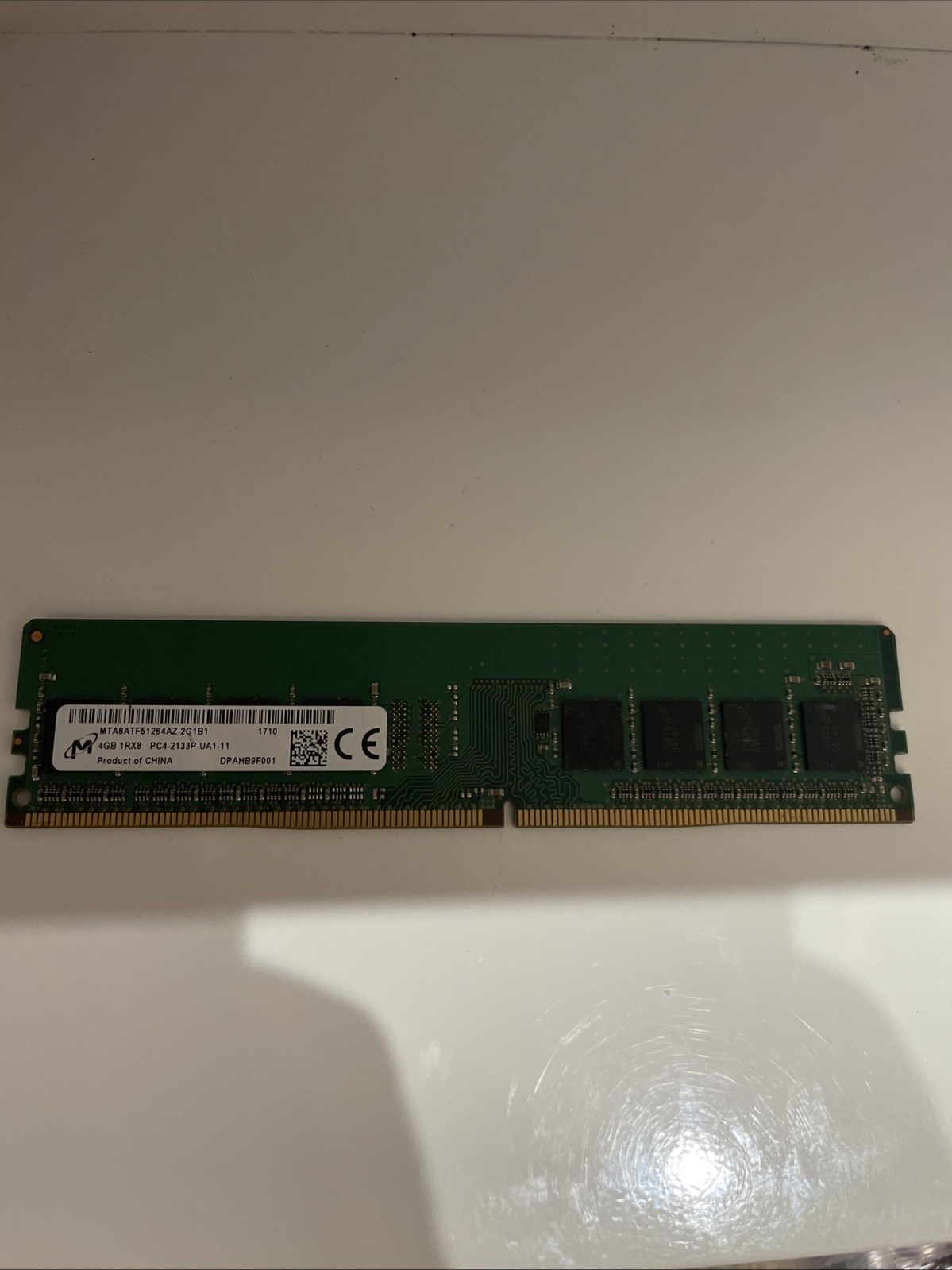 Память Micron DDR4 4GB UDIMM 2133 МТ/с (MTA8ATF51264AZ-2G1B1) — фото 1