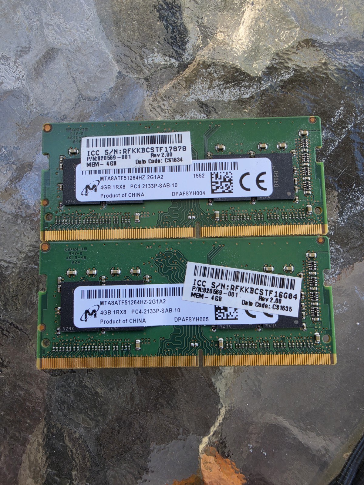 Память Micron DDR4 4GB SODIMM 2133 МТ/с (MTA8ATF51264HZ-2G1A2) — фото 2