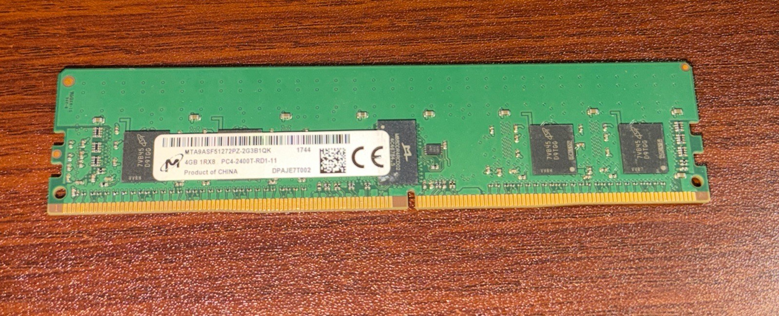Память Micron DDR4 4GB RDIMM 2400 МТ/с (MTA9ASF51272PZ-2G3B1) — фото 1