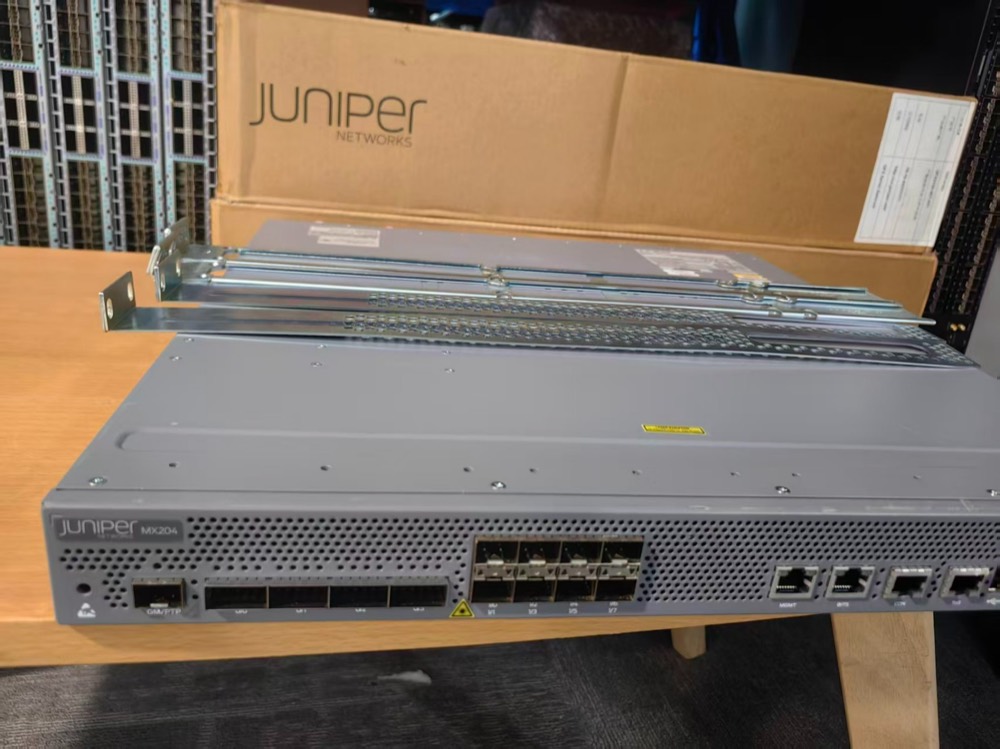 Маршрутизатор Juniper MX204-HW-BASE-AC-FC НОВЫЙ — фото 1