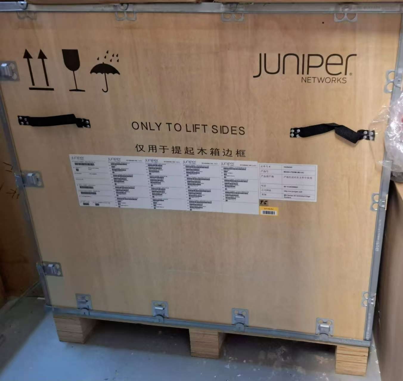 Маршрутизатор Juniper MX960BASE3-AC — фото 2