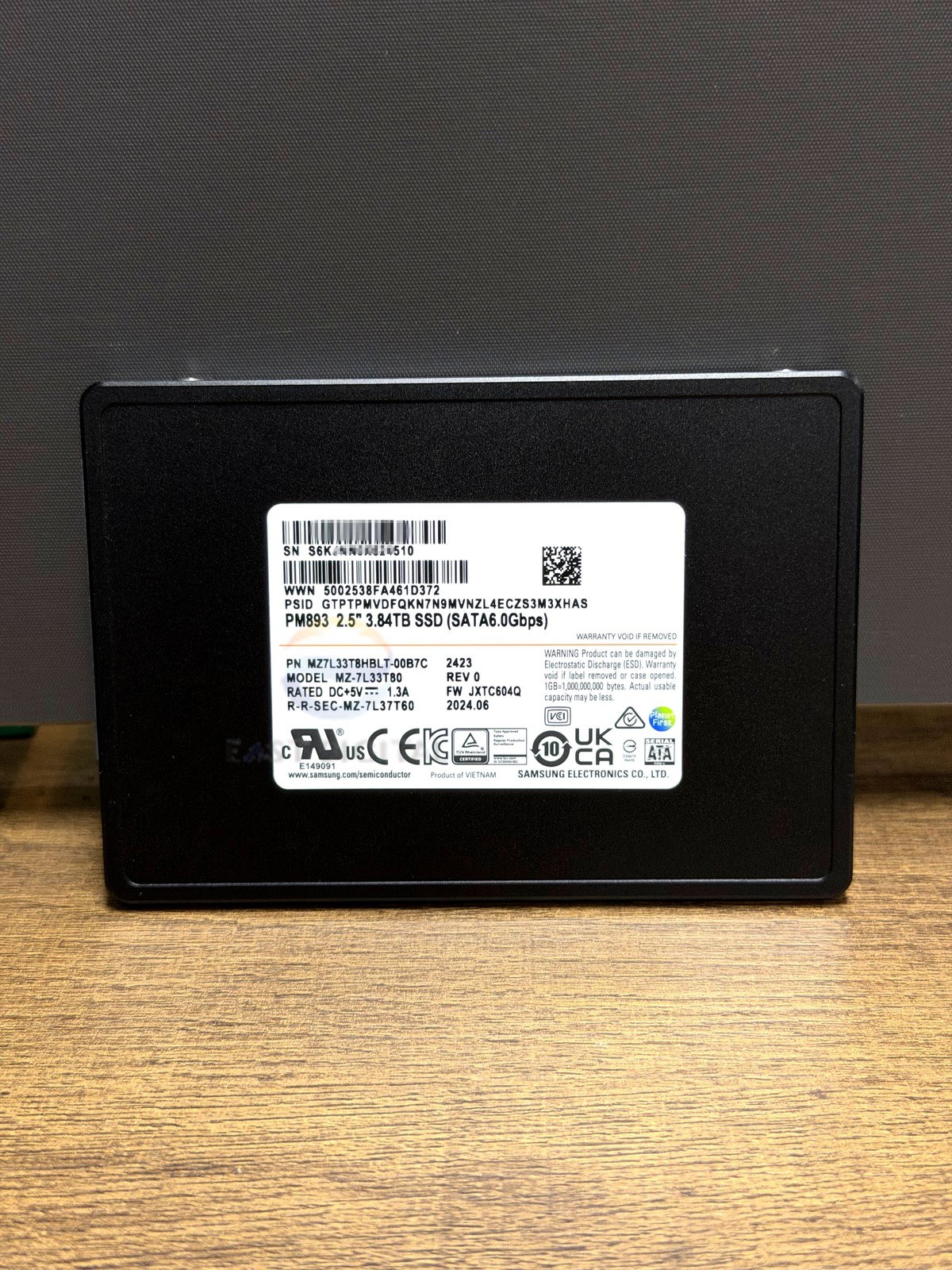 SSD Samsung 3.84TB PM893 SATA 2,5" (серверный накопитель, MZ7L33T8HBLT-00B7C) — фото 2