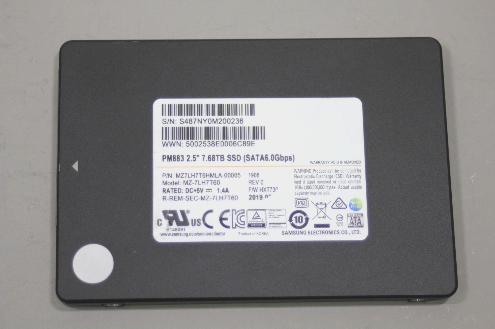 SSD Samsung 7.68TB PM883 SATA 2,5" (серверный накопитель, MZ7LH7T6HMLA) — фото 3