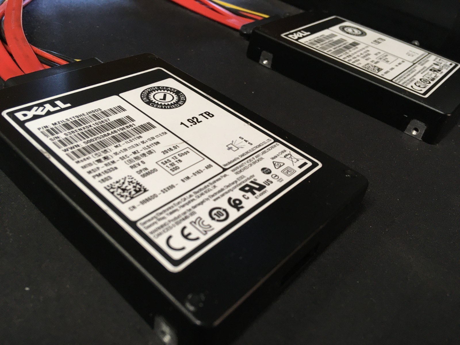 SSD Samsung 1.92TB PM1633a SAS 2,5" (серверный накопитель, MZILS1T9HEJH) — фото 2