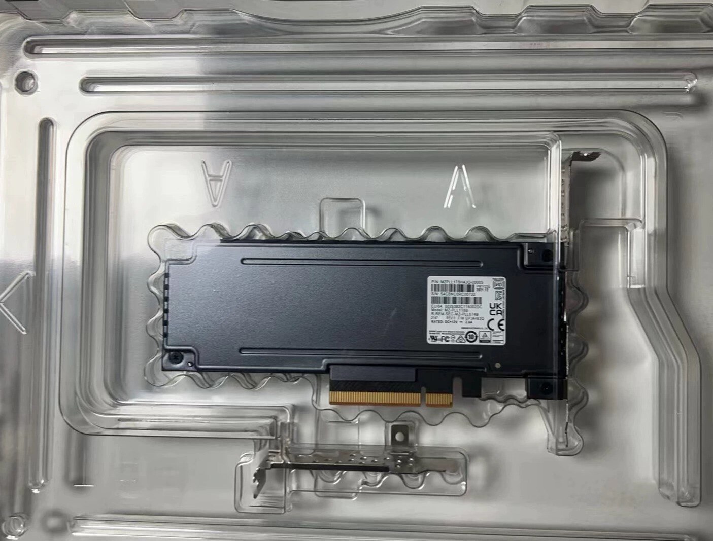 SSD Samsung 1.6TB PM1725B NVMe HHHL (серверный накопитель, MZPLL1T6HAJQ-00005) — фото 3