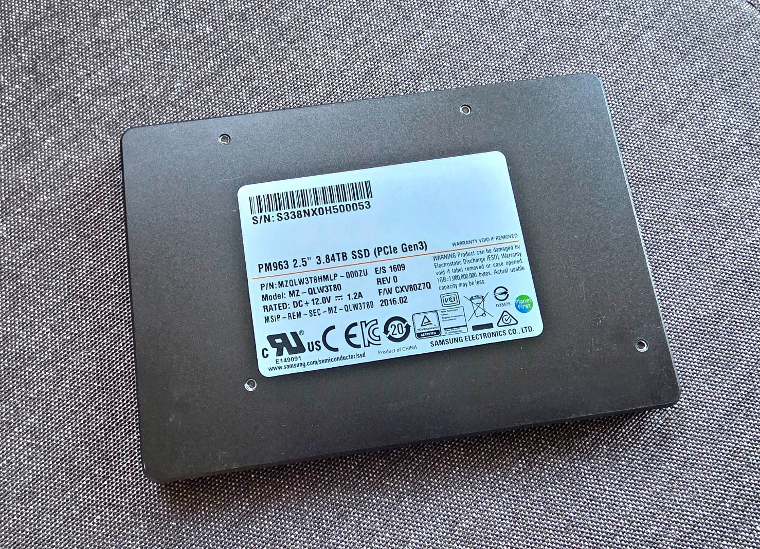 SSD Samsung 3.84TB PM963 NVMe U.2 (серверный накопитель, MZQLW3T8HMLP) — фото 2