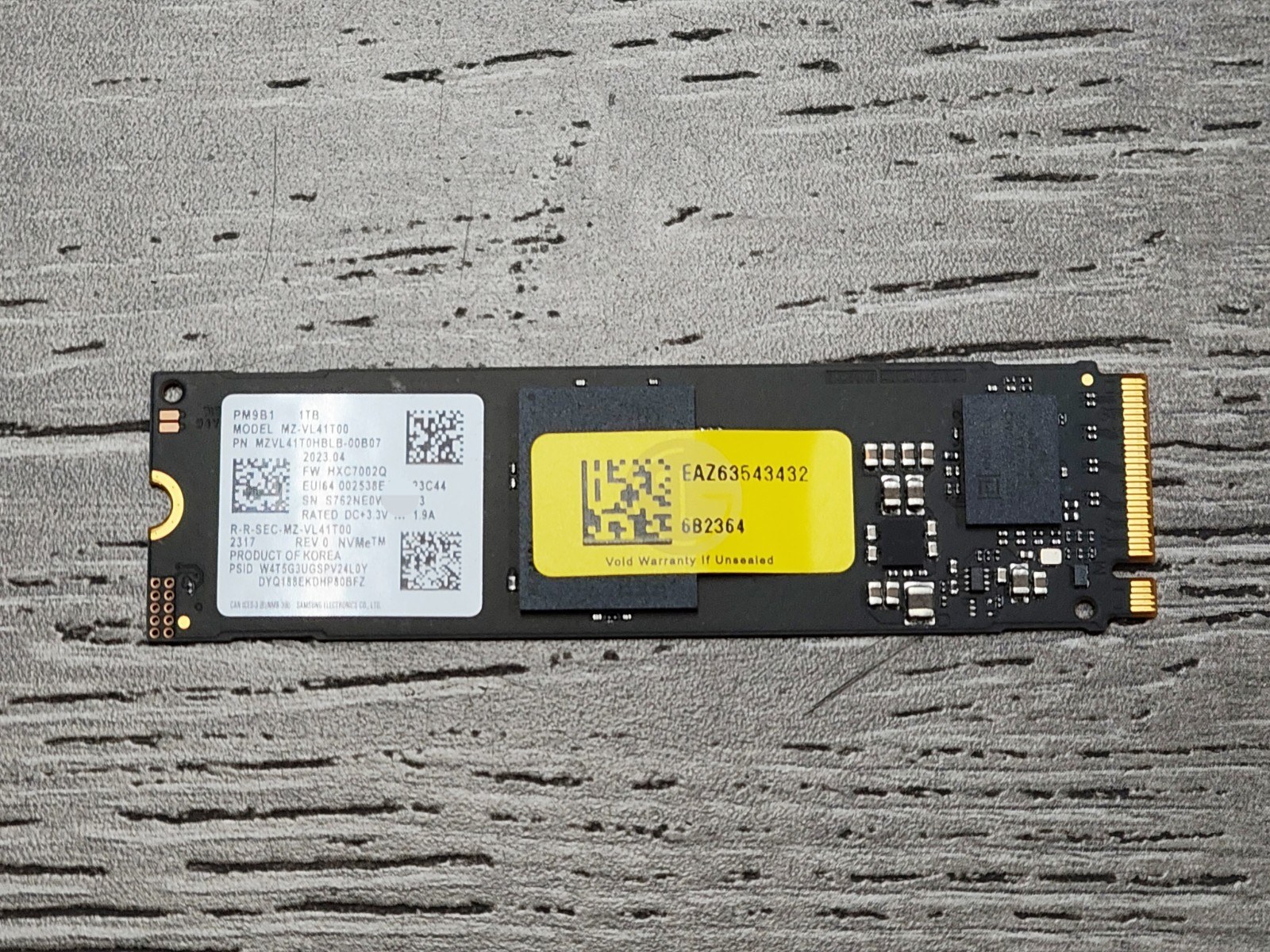 SSD Samsung 1TB PM9B1 NVMe M.2 (клиентский накопитель, MZVL41T0HBLB-00B07) — фото 1
