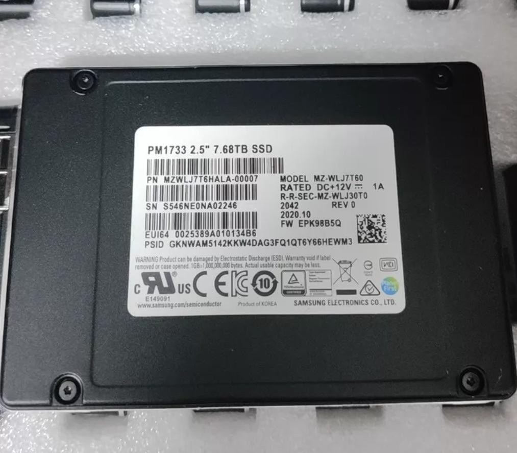 SSD Samsung 7.68TB PM1733 NVMe U.2 (серверный накопитель, MZWLJ7T6HALA-00007) — фото 3