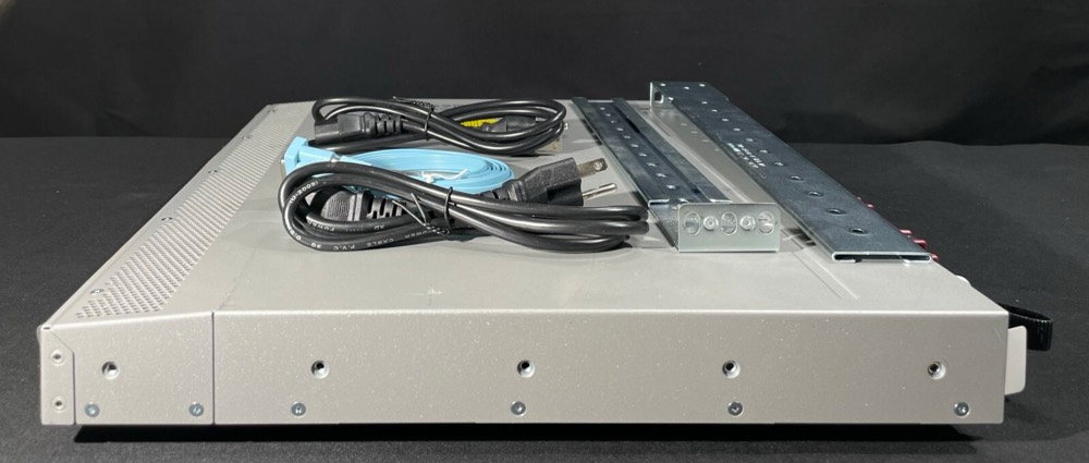 Коммутатор Cisco N2K-C2348UPQ-10GE — фото 2