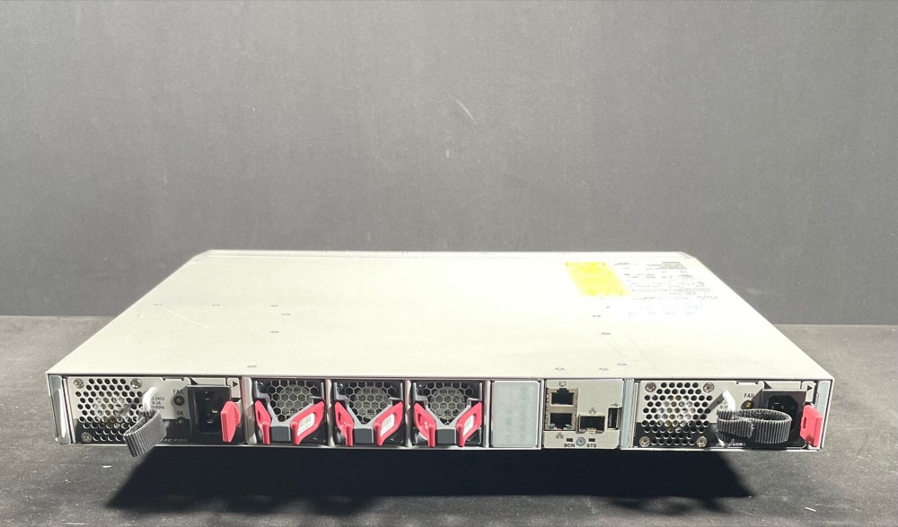 Коммутатор Cisco N9K-C92348GC-X — фото 3
