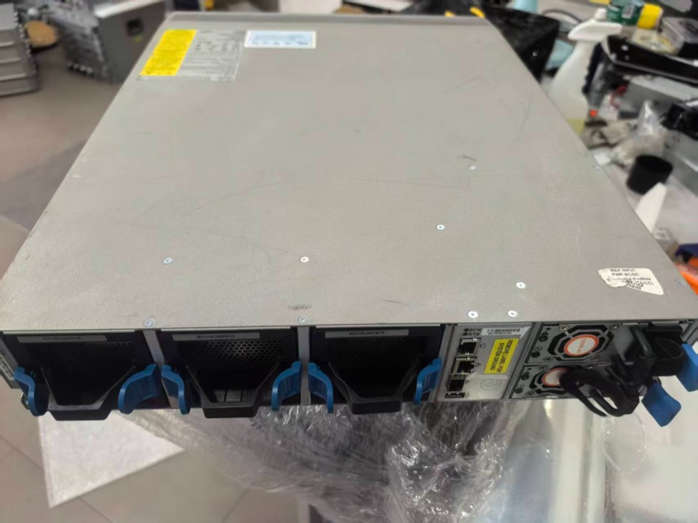 Коммутатор Cisco N9K-C93360YC-FX2 — фото 1