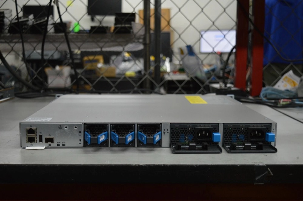 Коммутатор Cisco N9K-C9348GC-FXP — фото 3