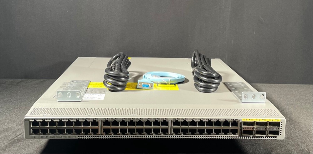 Коммутатор Cisco N9K-C9372TX — фото 1