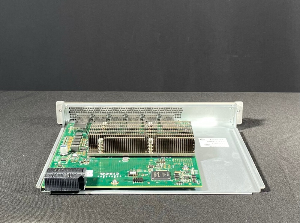 Коммутатор Cisco N9K-M6PQ-E — фото 3