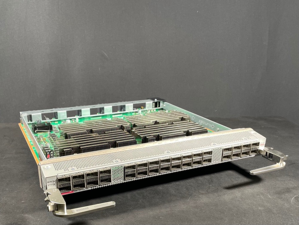 Коммутатор Cisco N9K-X9732C-FX — фото 2