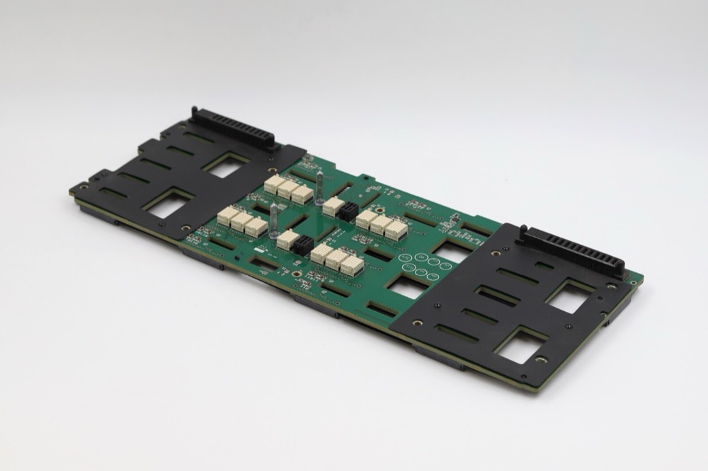 Бэкплейн Dell EqualLogic PS1600 3.5" 24-Bay Hard Drive Backplane Board Dell P/N: 04FMJV — фото 1