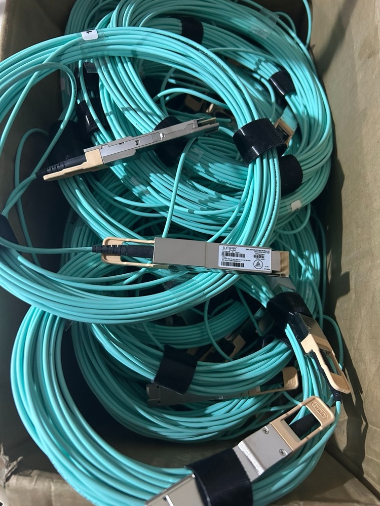 Кабель Cisco QDD-400G-AOC-15M — фото 1