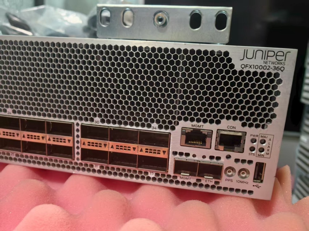 Коммутатор Juniper QFX10002-36Q — фото 1
