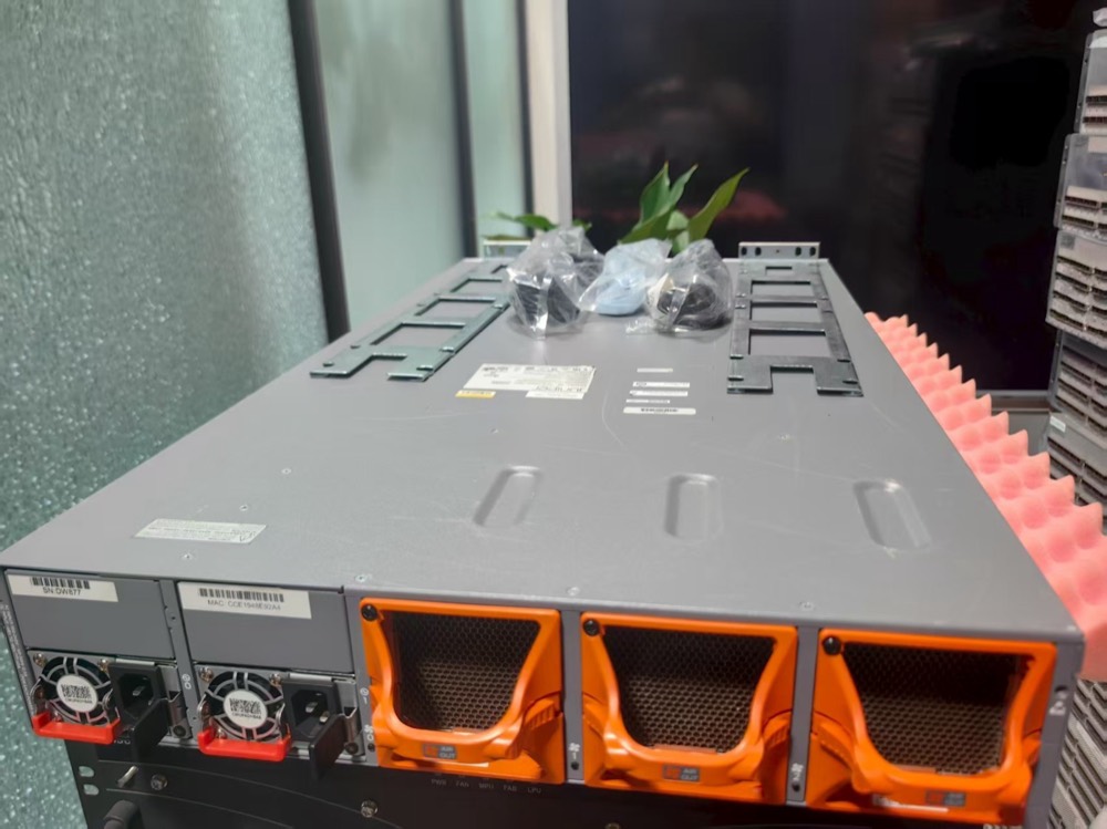 Коммутатор Juniper QFX10002-36Q — фото 4
