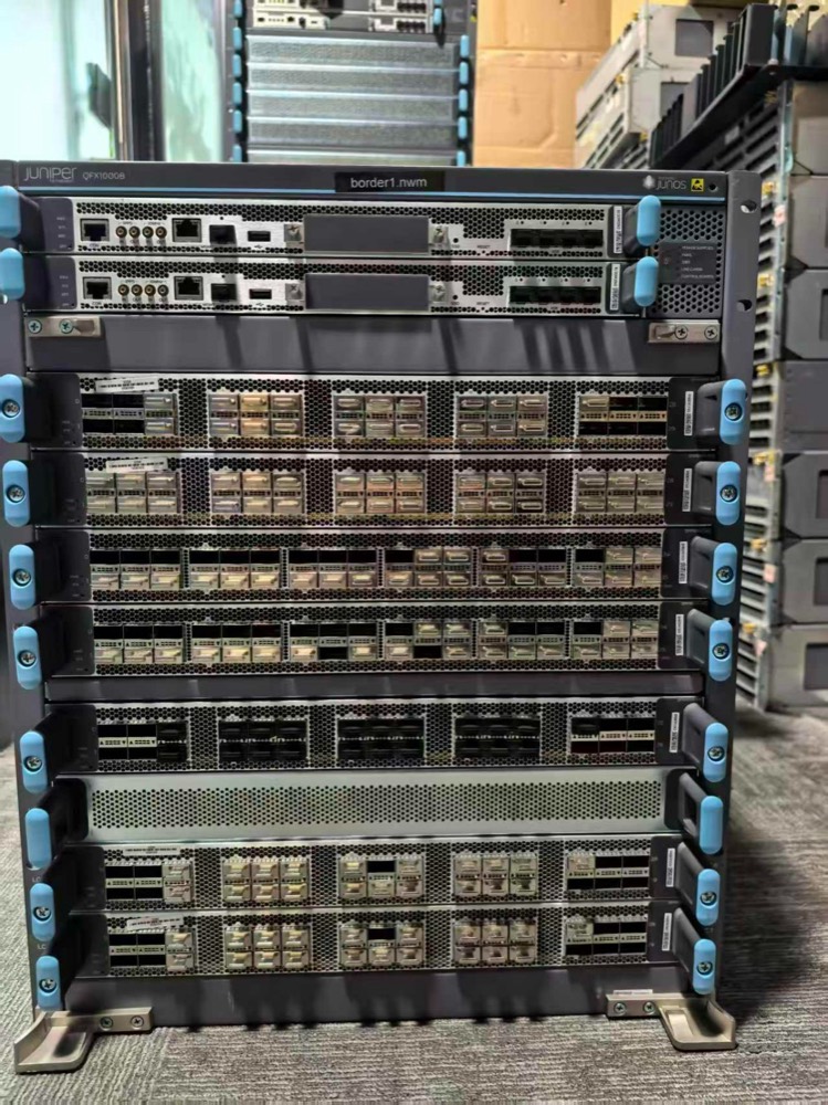 Коммутатор Juniper QFX10008-REDUND-AC — фото 1
