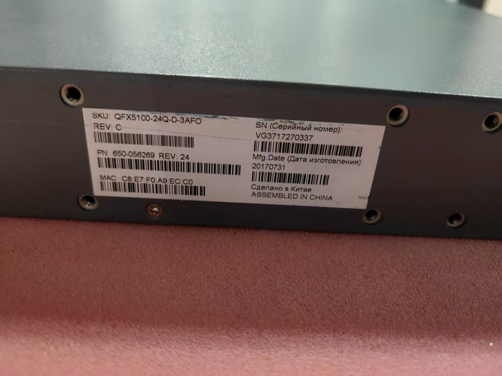 Коммутатор Juniper QFX5100-24Q-D-3AFO — фото 2