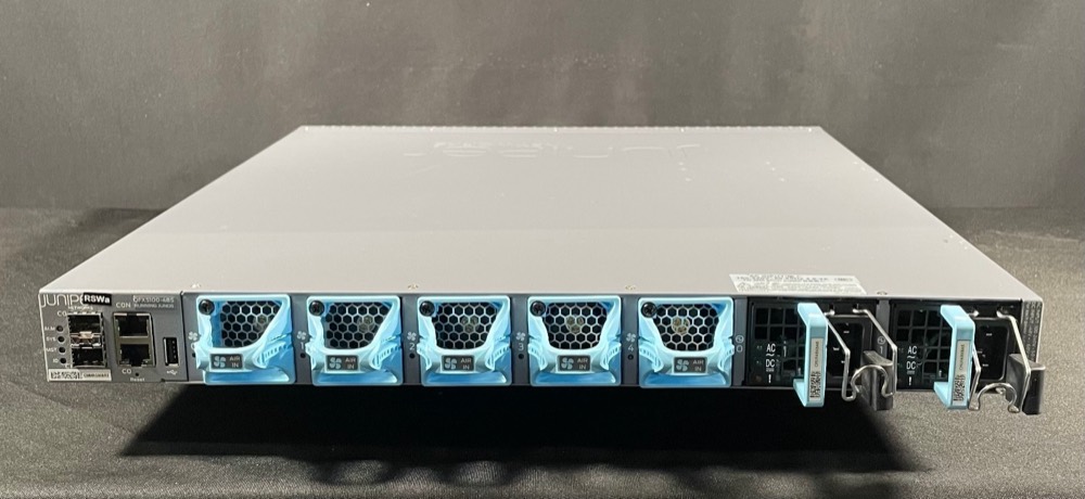 Коммутатор Juniper QFX5100-48S-3AFI — фото 2