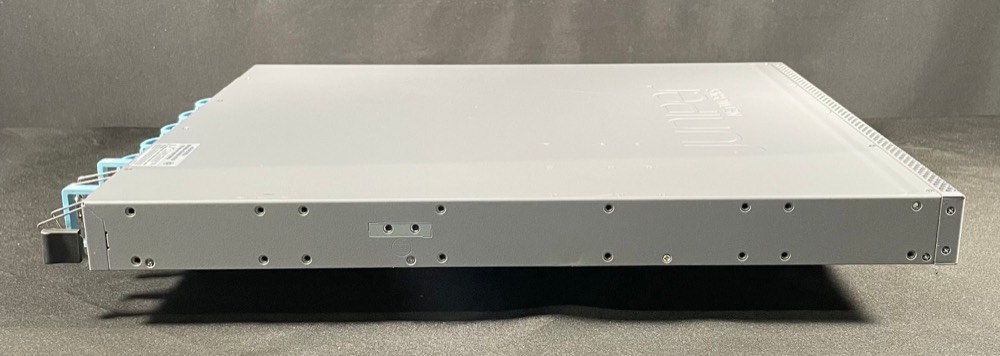 Коммутатор Juniper QFX5100-48S-3AFI — фото 3