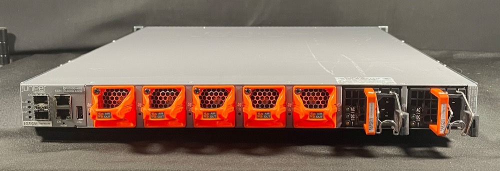 Коммутатор Juniper QFX5100-48S-3AFO — фото 2