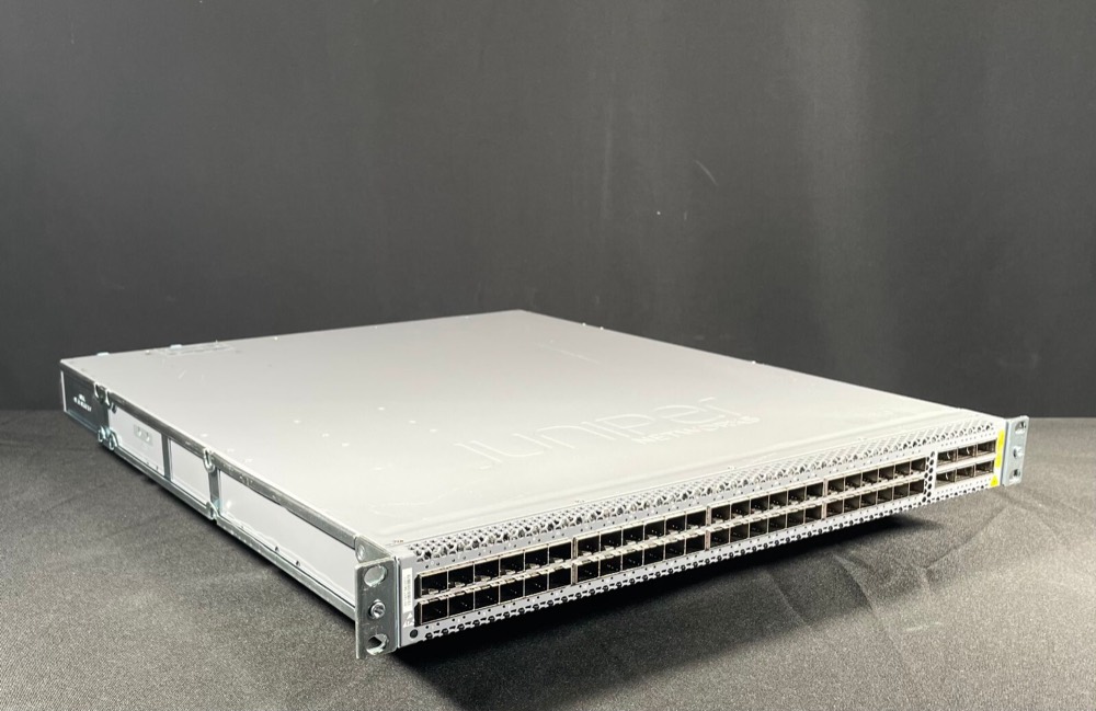 Коммутатор Juniper QFX5100-48S-AFI — фото 2