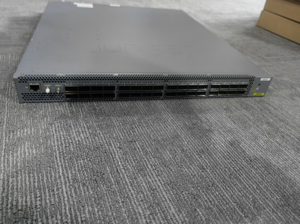 Коммутатор Juniper QFX5200-32C-AFI_Same-day — фото 1