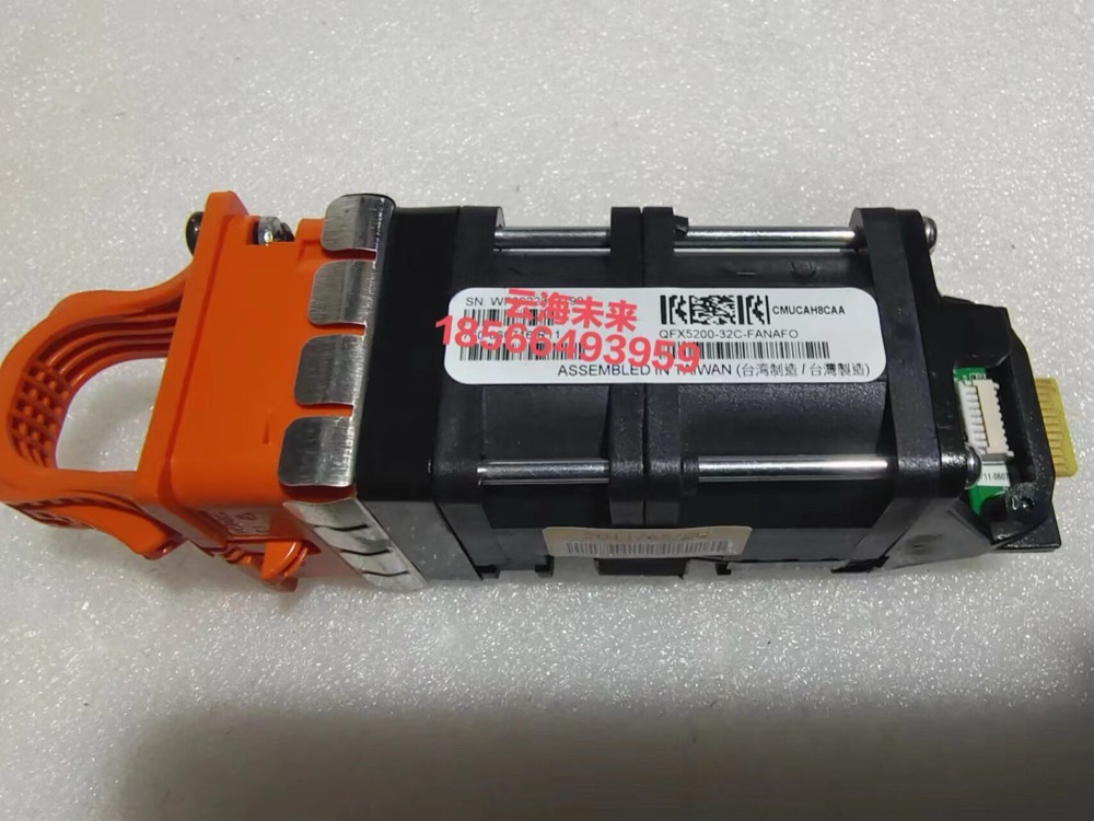 Коммутатор Juniper QFX5200-32C-FANAFO — фото 1