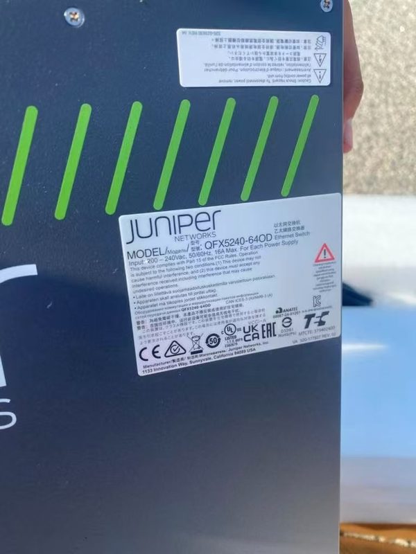 Коммутатор Juniper QFX5240-64OD — 64×800G, Junos Evolved (датацентр) — фото 1