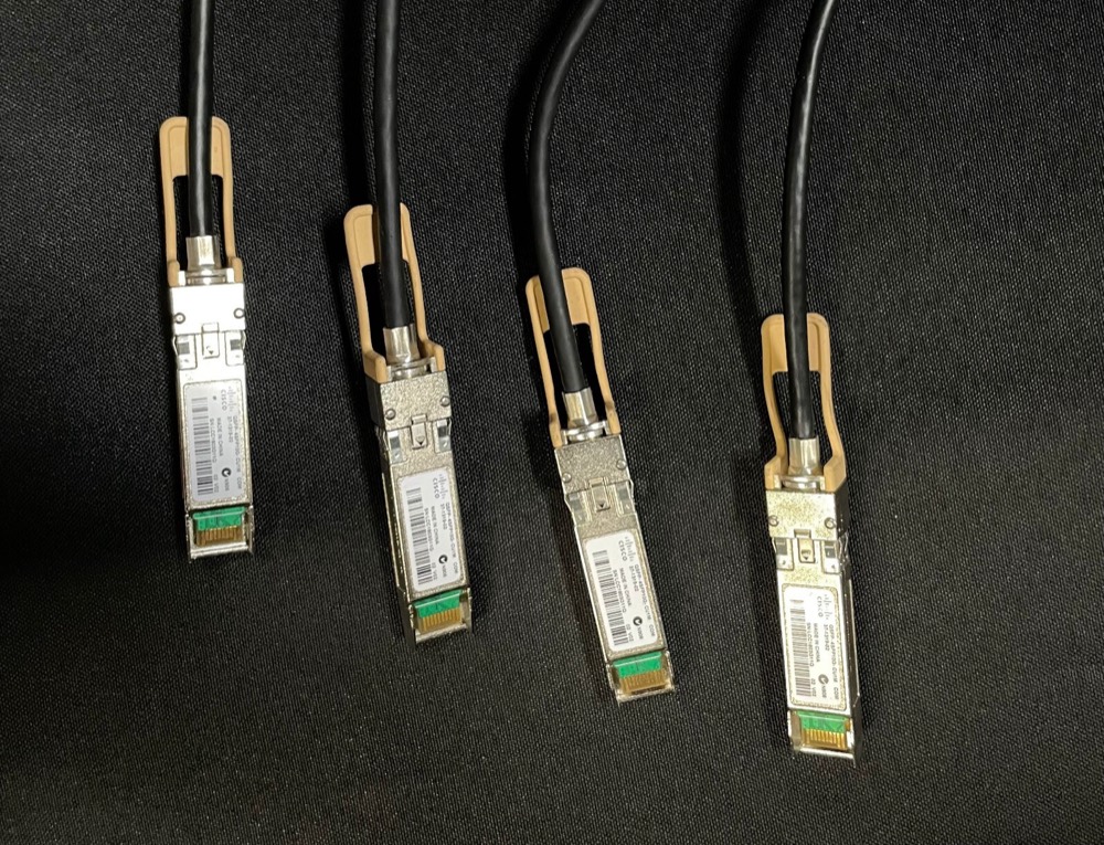 Трансивер Cisco QSFP-4SFP10G-CU1M — фото 2