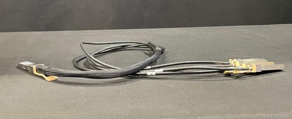 Трансивер Cisco QSFP-4SFP10G-CU1M — фото 3