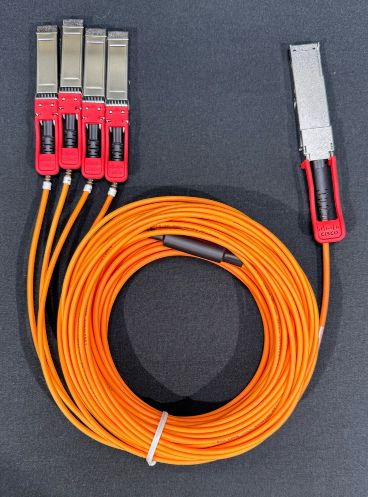 Трансивер Cisco QSFP-4X10G-AOC10M — фото 3
