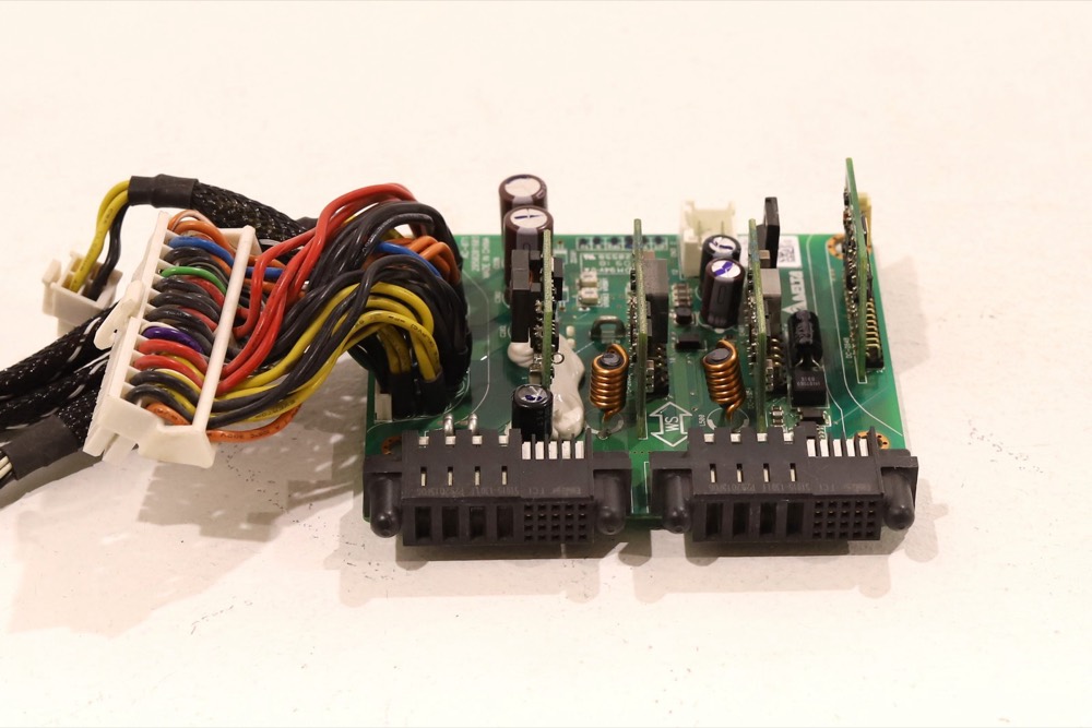 Бэкплейн Dell PowerEdge R300 Power Distribution Backplane Board W/Cables Dell P/N: 0DP317 — фото 3