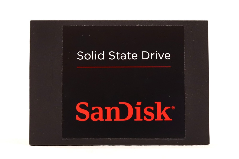 SSD-накопитель SanDisk 64 ГБ SATA III 6 Гбит/с MLC 2,5" (SDSSDP-064G) — фото 1
