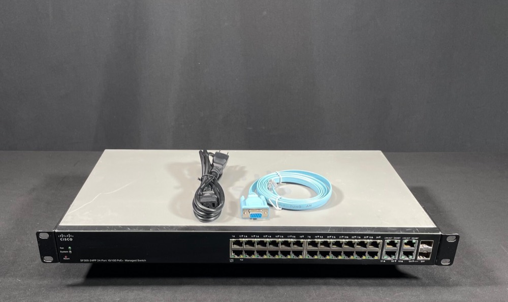 Коммутатор Cisco SF300-24PP-K9 — фото 1