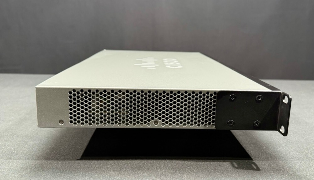 Коммутатор Cisco SG250X-24-K9 — фото 3