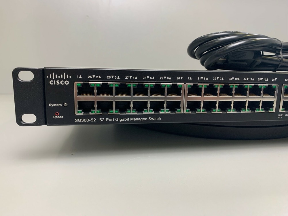 Коммутатор Cisco SG300-52-K9 — фото 2