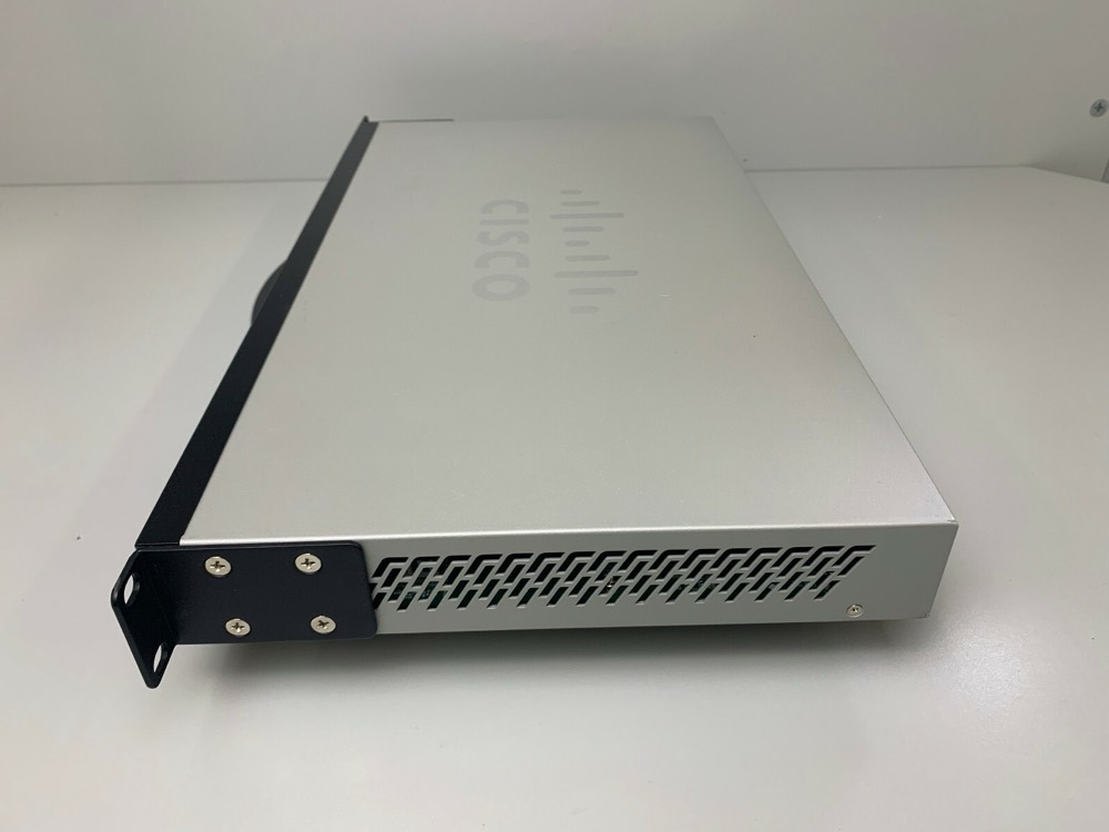 Коммутатор Cisco SG300-52-K9 — фото 3