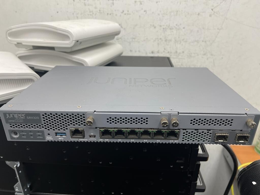 Межсетевой экран Juniper SRX320 — фото 2
