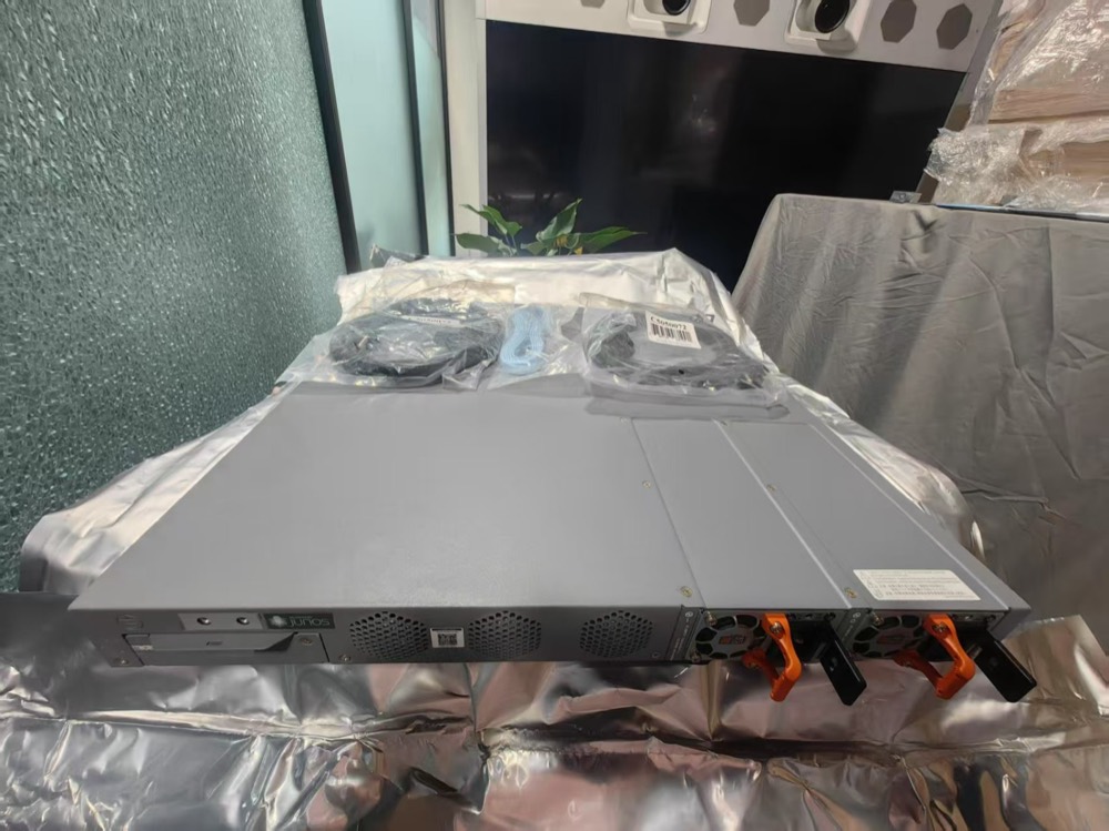 Межсетевой экран Juniper SRX380-P-SYS-JB-AC — фото 4